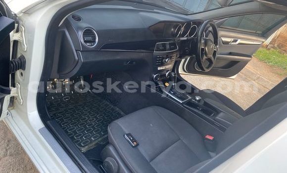 Nunua Ilio tumika Mercedes-Benz C-Classe Nyeupe Gari ndani ya Nairobi nchini Nairobi Nunua Ilio tumika Mercedes-Benz C-Classe Nyeupe Gari ndani ya Nairobi nchini Nairobi