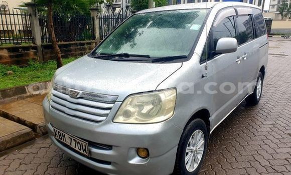 Nunua Ilio tumika Toyota Noah Fedha Gari ndani ya Nairobi nchini Nairobi Nunua Ilio tumika Toyota Noah Fedha Gari ndani ya Nairobi nchini Nairobi