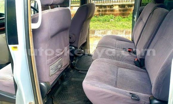 Nunua Ilio tumika Toyota Noah Fedha Gari ndani ya Nairobi nchini Nairobi Nunua Ilio tumika Toyota Noah Fedha Gari ndani ya Nairobi nchini Nairobi