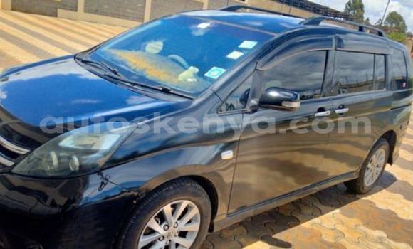 Oofamaa Toyota ISIS White Makiinaa iti Nairobi keessatti Nairobi keessatti