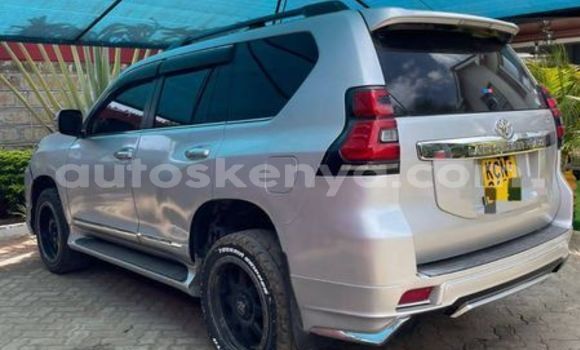 Nunua Ilio tumika Toyota Prado Fedha Gari ndani ya Nairobi nchini Nairobi