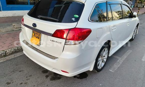 Oofamaa Subaru Legacy White Makiinaa iti Nairobi keessatti Nairobi keessatti Oofamaa Subaru Legacy White Makiinaa iti Nairobi keessatti Nairobi keessatti