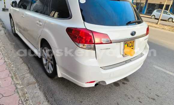 Oofamaa Subaru Legacy White Makiinaa iti Nairobi keessatti Nairobi keessatti Oofamaa Subaru Legacy White Makiinaa iti Nairobi keessatti Nairobi keessatti