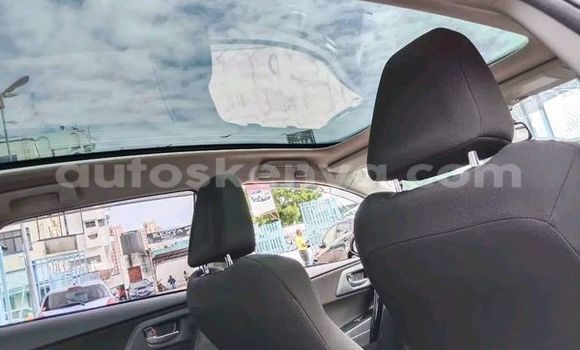 Oofamaa Toyota Auris White Makiinaa iti Nairobi keessatti Nairobi keessatti Oofamaa Toyota Auris White Makiinaa iti Nairobi keessatti Nairobi keessatti