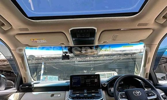 Oofamaa Toyota Land Cruiser White Makiinaa iti Nairobi keessatti Nairobi keessatti Oofamaa Toyota Land Cruiser White Makiinaa iti Nairobi keessatti Nairobi keessatti