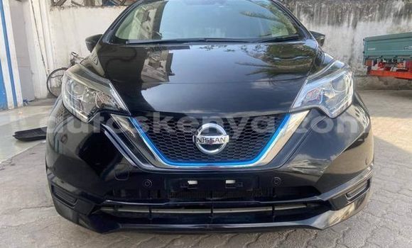 Oofamaa Nissan Note Black Makiinaa iti Nairobi keessatti Nairobi keessatti