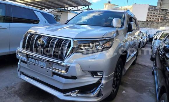 Oofamaa Toyota Prado Blue Makiinaa iti Nairobi keessatti Nairobi keessatti Oofamaa Toyota Prado Blue Makiinaa iti Nairobi keessatti Nairobi keessatti