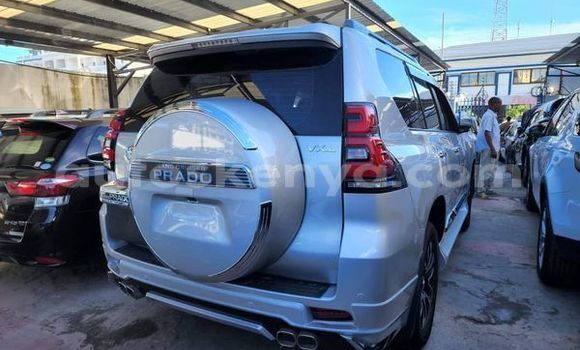 Oofamaa Toyota Prado Blue Makiinaa iti Nairobi keessatti Nairobi keessatti Oofamaa Toyota Prado Blue Makiinaa iti Nairobi keessatti Nairobi keessatti