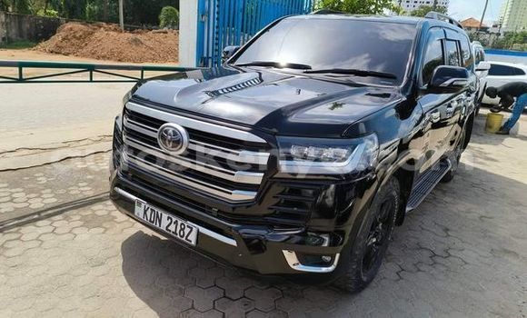 Oofamaa Toyota Land Cruiser Black Makiinaa iti Nairobi keessatti Nairobi keessatti Oofamaa Toyota Land Cruiser Black Makiinaa iti Nairobi keessatti Nairobi keessatti
