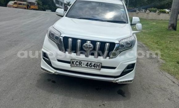 Oofamaa Toyota Land Cruiser Prado White Makiinaa iti Nairobi keessatti Nairobi keessatti Oofamaa Toyota Land Cruiser Prado White Makiinaa iti Nairobi keessatti Nairobi keessatti