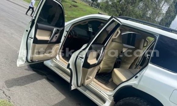 Oofamaa Toyota Land Cruiser Prado White Makiinaa iti Nairobi keessatti Nairobi keessatti Oofamaa Toyota Land Cruiser Prado White Makiinaa iti Nairobi keessatti Nairobi keessatti