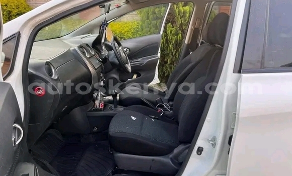 Nunua Ilio tumika Nissan Note Nyingine Gari ndani ya Nakuru nchini Bonde la Ufafanuzi
