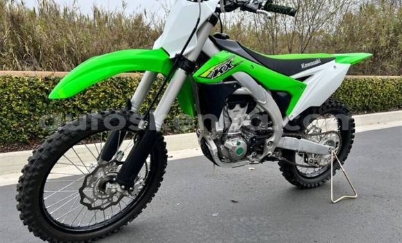 Oofamaa Kawasaki KX Green Doqdoqqee iti Nairobi keessatti Nairobi keessatti Oofamaa Kawasaki KX Green Doqdoqqee iti Nairobi keessatti Nairobi keessatti