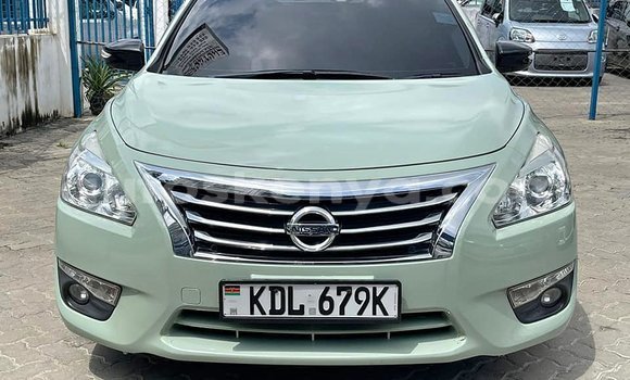 Oofamaa Nissan Teana Green Makiinaa iti Machakos keessatti East Kenya keessatti