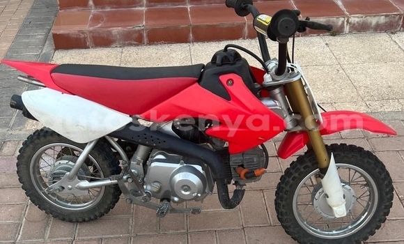 Nunua Ilio tumika Honda CRF Nyekundu Bike ndani ya Nairobi nchini Nairobi