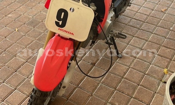 Nunua Ilio tumika Honda CRF Nyekundu Bike ndani ya Nairobi nchini Nairobi Nunua Ilio tumika Honda CRF Nyekundu Bike ndani ya Nairobi nchini Nairobi