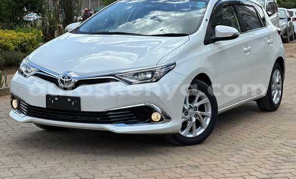 Nunua Ilio tumika Toyota Auris Nyeupe Gari ndani ya Busia nchini West Kenya