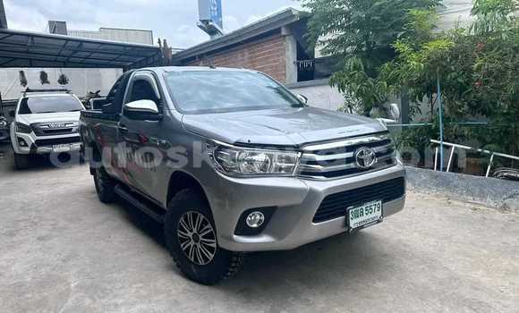 Oofamaa Toyota Hilux Other Makiinaa iti Bura keessatti Northeast Kenya keessatti