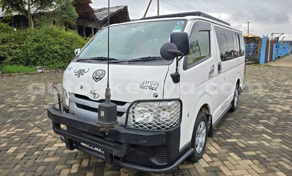 Buy Used Toyota Hiace White Car in Busia in West Kenya Buy Used Toyota Hiace White Car in Busia in West Kenya
