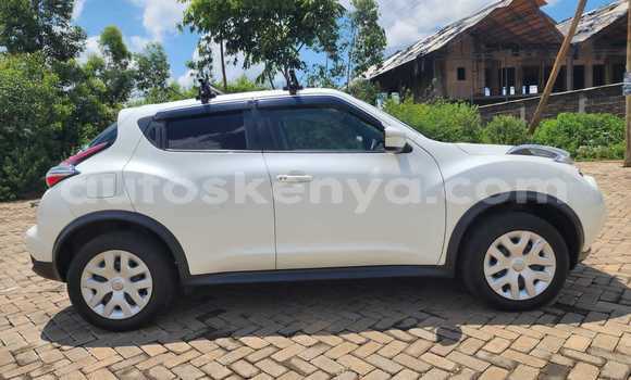 Oofamaa Nissan Juke White Makiinaa iti Bute keessatti Northeast Kenya keessatti Oofamaa Nissan Juke White Makiinaa iti Bute keessatti Northeast Kenya keessatti
