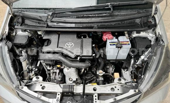 Nunua Ilio tumika Toyota Vitz Fedha Gari ndani ya Machakos nchini Nairobi Nunua Ilio tumika Toyota Vitz Fedha Gari ndani ya Machakos nchini Nairobi