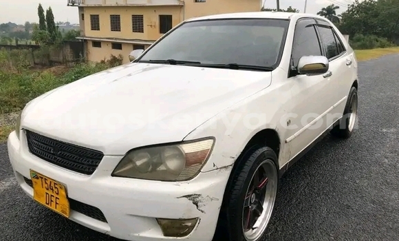 Buy Used Toyota Altezza White Car in Busia in West Kenya Buy Used Toyota Altezza White Car in Busia in West Kenya
