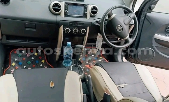 Nunua Ilio tumika Toyota IST Nyeusi Gari ndani ya Bungoma nchini West Kenya