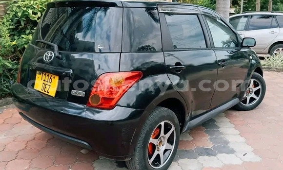 Oofamaa Toyota IST Black Makiinaa iti Bungoma keessatti West Kenya keessatti Oofamaa Toyota IST Black Makiinaa iti Bungoma keessatti West Kenya keessatti