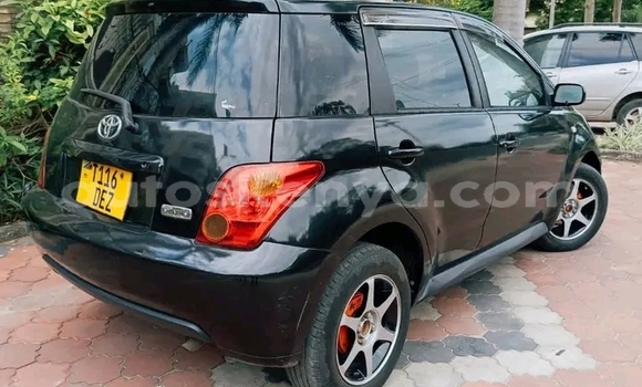 Oofamaa Toyota IST Black Makiinaa iti Bungoma keessatti West Kenya keessatti Oofamaa Toyota IST Black Makiinaa iti Bungoma keessatti West Kenya keessatti
