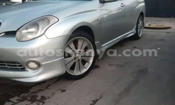 Oofamaa Toyota Verossa Other Makiinaa iti Bute keessatti Northeast Kenya keessatti Oofamaa Toyota Verossa Other Makiinaa iti Bute keessatti Northeast Kenya keessatti