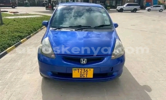 Oofamaa Honda Fit Blue Makiinaa iti Bute keessatti Northeast Kenya keessatti Oofamaa Honda Fit Blue Makiinaa iti Bute keessatti Northeast Kenya keessatti