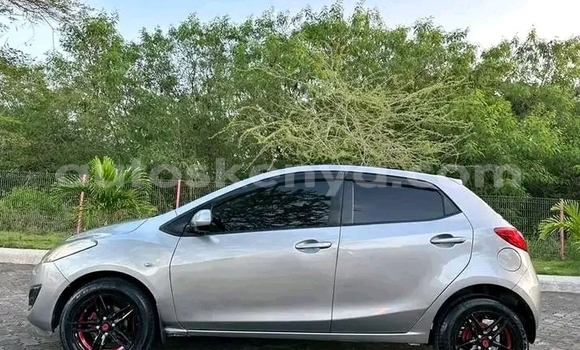 Nunua Ilio tumika Mazda Demio Nyingine Gari ndani ya Busia nchini West Kenya Nunua Ilio tumika Mazda Demio Nyingine Gari ndani ya Busia nchini West Kenya