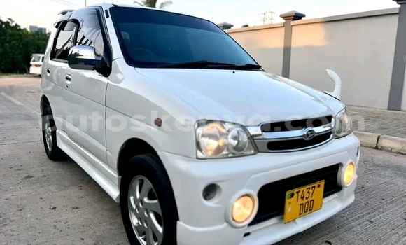 Oofamaa Toyota RAV4 White Makiinaa iti Kajiado keessatti Nairobi keessatti