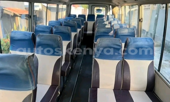 Oofamaa Mitsubishi Savrin Other Makiinaa iti Bute keessatti Northeast Kenya keessatti