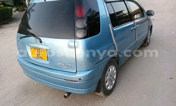 Oofamaa Toyota Raum Other Makiinaa iti Busia keessatti West Kenya keessatti Oofamaa Toyota Raum Other Makiinaa iti Busia keessatti West Kenya keessatti