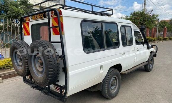 Nunua Ilio tumika Toyota Land Cruiser Nyeupe Gari ndani ya Machakos nchini Nairobi Nunua Ilio tumika Toyota Land Cruiser Nyeupe Gari ndani ya Machakos nchini Nairobi