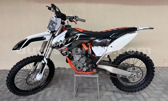 Oofamaa KTM 250 Beige Doqdoqqee iti Nairobi keessatti Nairobi keessatti