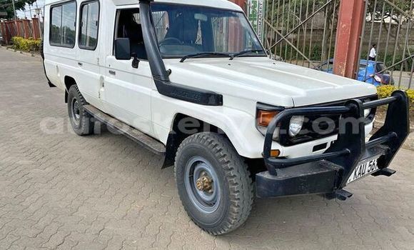 Nunua Ilio tumika Toyota Land Cruiser Nyeupe Gari ndani ya Machakos nchini Nairobi Nunua Ilio tumika Toyota Land Cruiser Nyeupe Gari ndani ya Machakos nchini Nairobi