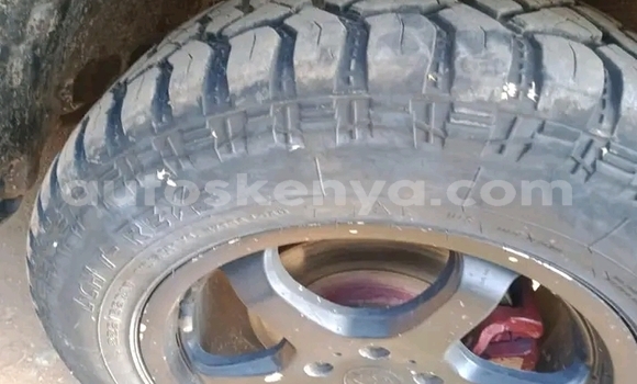 Oofamaa Toyota RAV4 Black Makiinaa iti Bute keessatti Northeast Kenya keessatti Oofamaa Toyota RAV4 Black Makiinaa iti Bute keessatti Northeast Kenya keessatti