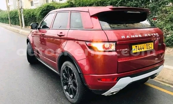 Oofamaa Range Rover Evoque Red Makiinaa iti Changamwe keessatti Coast keessatti Oofamaa Range Rover Evoque Red Makiinaa iti Changamwe keessatti Coast keessatti