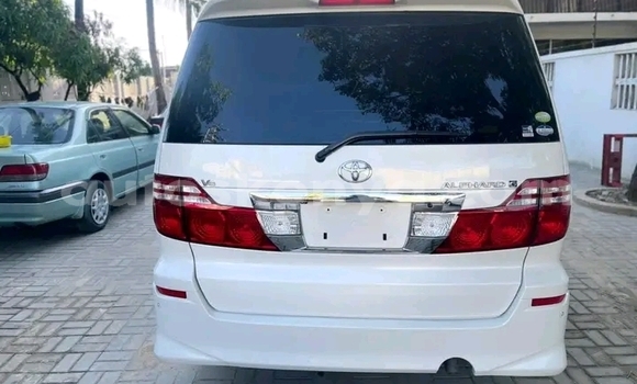 Nunua Ilio tumika Toyota Alphard Nyeupe Gari ndani ya Changamwe nchini Pwani Nunua Ilio tumika Toyota Alphard Nyeupe Gari ndani ya Changamwe nchini Pwani