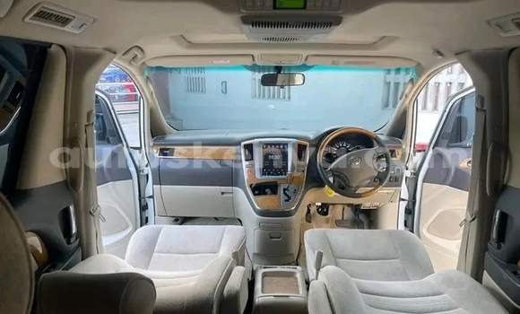 Buy Used Toyota Alphard White Car in Changamwe in Coast Buy Used Toyota Alphard White Car in Changamwe in Coast