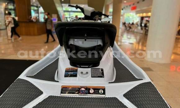 Oofamaa Kawasaki KX White Doqdoqqee iti Nairobi keessatti Nairobi keessatti Oofamaa Kawasaki KX White Doqdoqqee iti Nairobi keessatti Nairobi keessatti