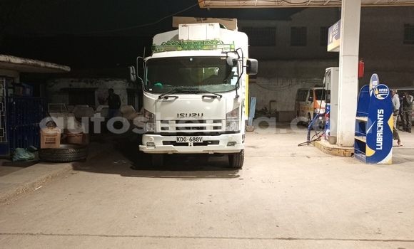 Oofamaa Isuzu Bighorn Black Makiinaa iti Nairobi keessatti Nairobi keessatti