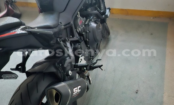 Nunua Ilio tumika Kawasaki Z Nyeusi Bike ndani ya Nairobi nchini Nairobi