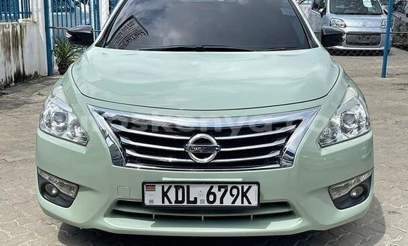 Oofamaa Nissan Teana Green Makiinaa iti Machakos keessatti Nairobi keessatti