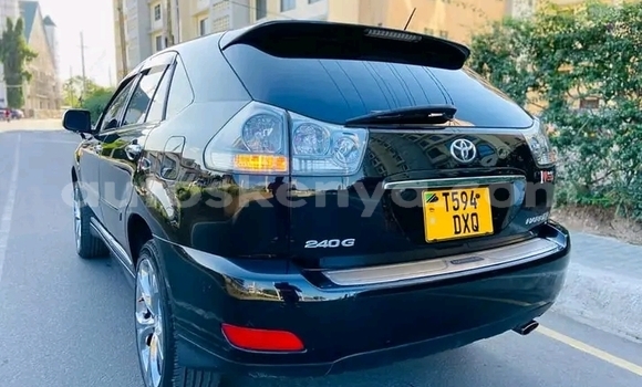 Nunua Ilio tumika Toyota Harrier Nyeusi Gari ndani ya Changamwe nchini Pwani