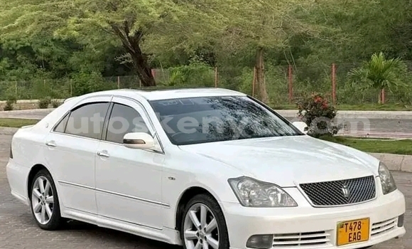 Nunua Ilio tumika BMW 4-Series Nyeupe Gari ndani ya Changamwe nchini Pwani Nunua Ilio tumika BMW 4-Series Nyeupe Gari ndani ya Changamwe nchini Pwani