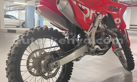 Nunua Ilio tumika Honda CRF Nyekundu Bike ndani ya Nairobi nchini Nairobi
