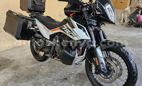 Nunua Ilio tumika KTM ADVENTURE Nyeupe Bike ndani ya Nairobi nchini Nairobi